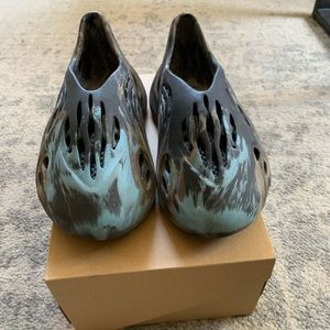 Yeezy Foam runners color MX Cinder size 10